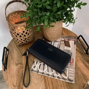 kate spade navy patterson wristlet